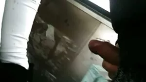 லில்லி ஹாலுடன் கிறிஸ்துமஸ் கொண்டாடுங்கள்