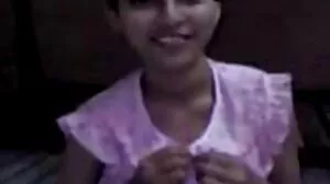 அட்ரியானா செச்சிக் டீன் மேகன் மழையுடன் இணைகிறார், ட்ரீம் டீம் அனல் க்ரீமை பகிர்ந்து கொள்கிறது